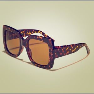 Gisselle Oversized Square Woman’s Sunglasses